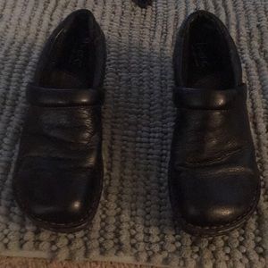 BOC women’s black shoes clogs